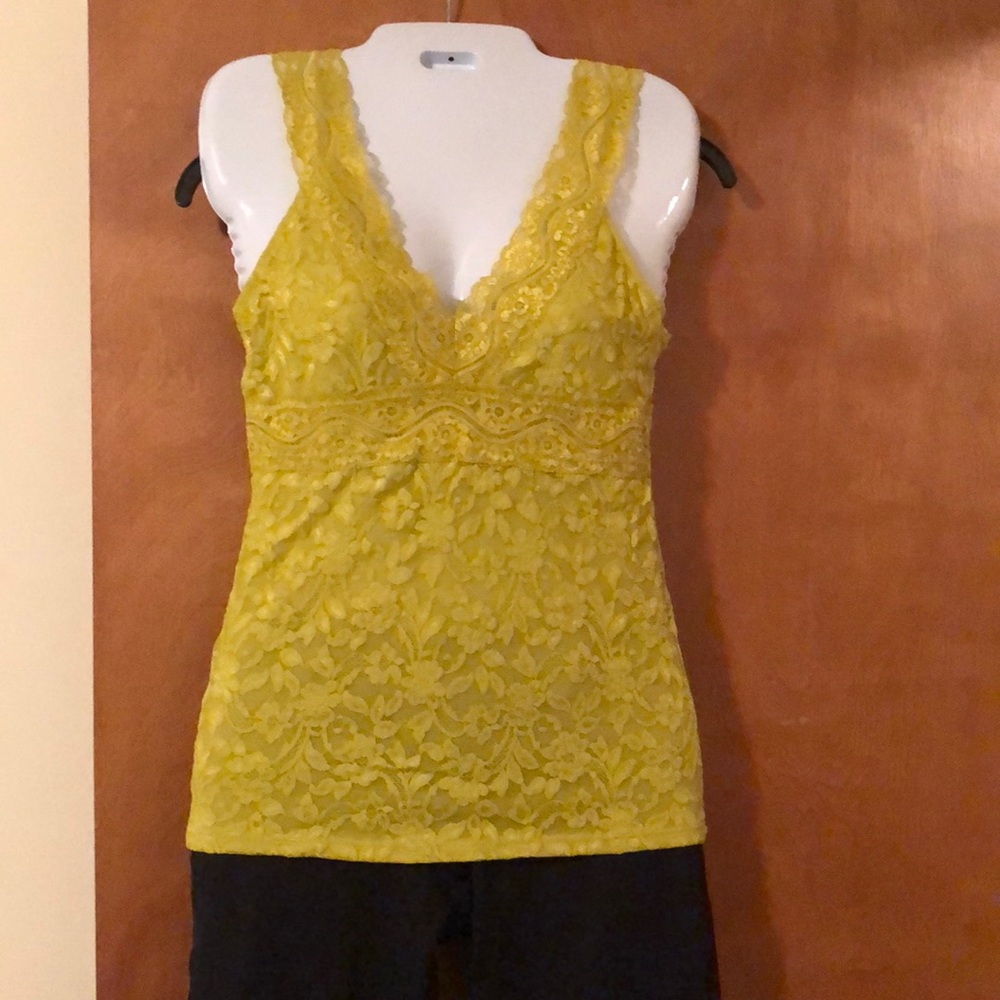 🎈Beautiful Lace Top - Picture 4 of 6